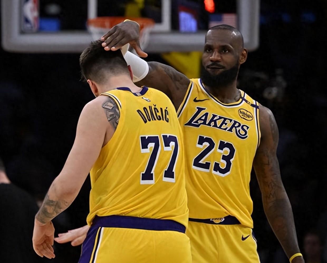 爱游戏-塔图姆重要时刻表现优异，湖人带队取胜！再创辉煌时刻的简单介绍